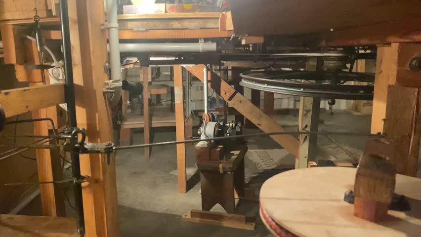 Old wheel and rope mechanism – traditional engineering and mechanical heritage