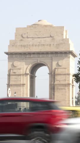 Vertical Time Lapse of Day Time India Gate, Delhi