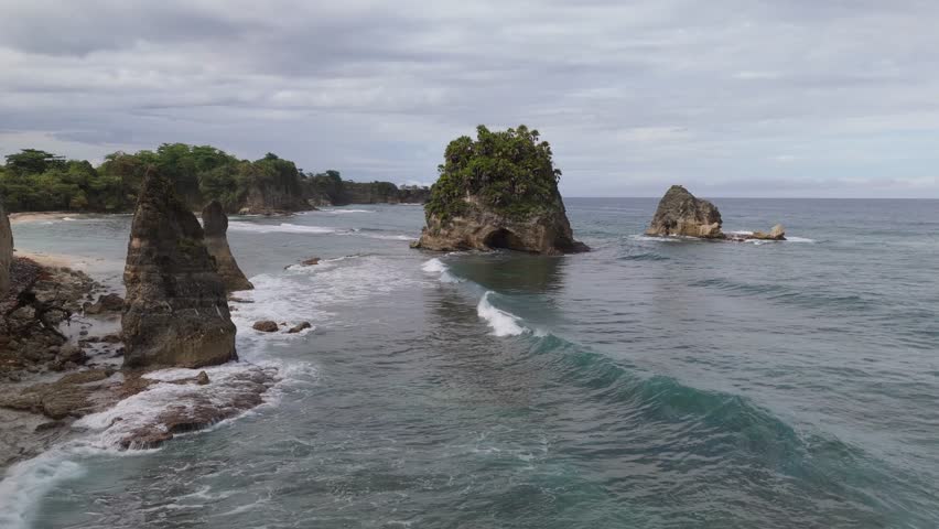 beautiful Land and Seascape At Turtle Bay Beach Portland