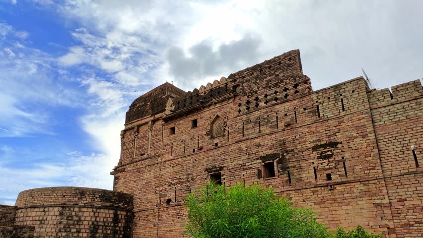 Chanderi Fort | Heritage Forts of India  Chanderi Fort | View of Chanderi Town from Qila Kothi, Chanderi Fort