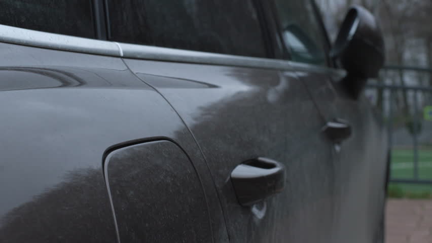 Car remote locking and unlocking side view of SUV with flashing indicators and lock sound