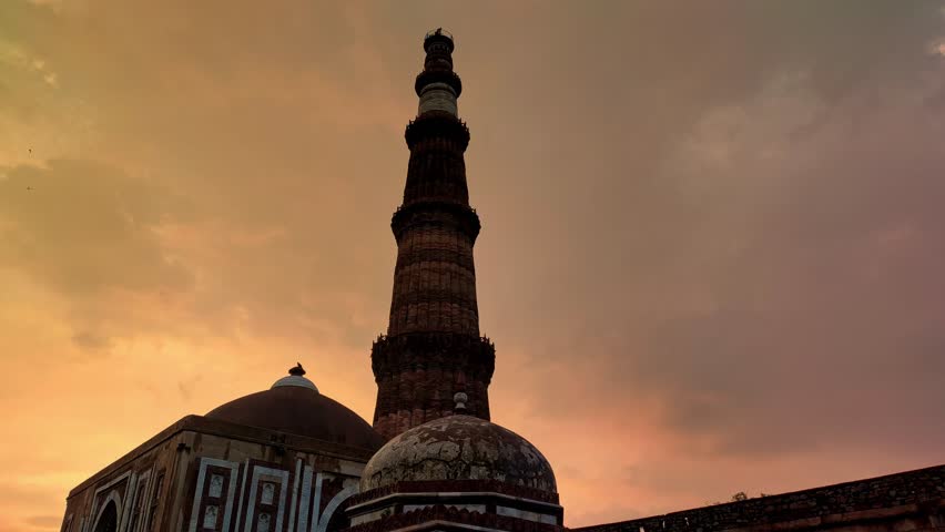 Qutub Minar | Qutub MinarUNESCO World Heritage Site, Delhi, India | Famous Heritage Monument of Delhi