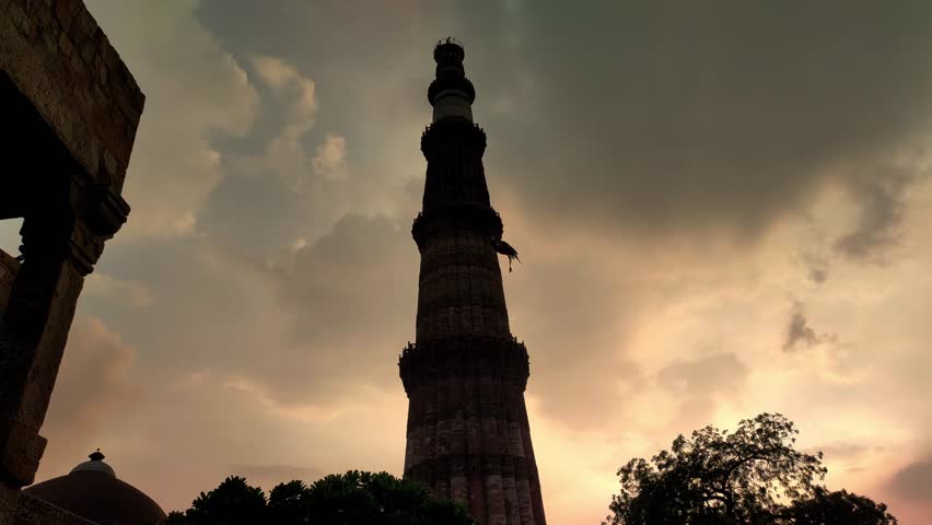 Qutub Minar | Qutub MinarUNESCO World Heritage Site, Delhi, India | Famous Heritage Monument of Delhi