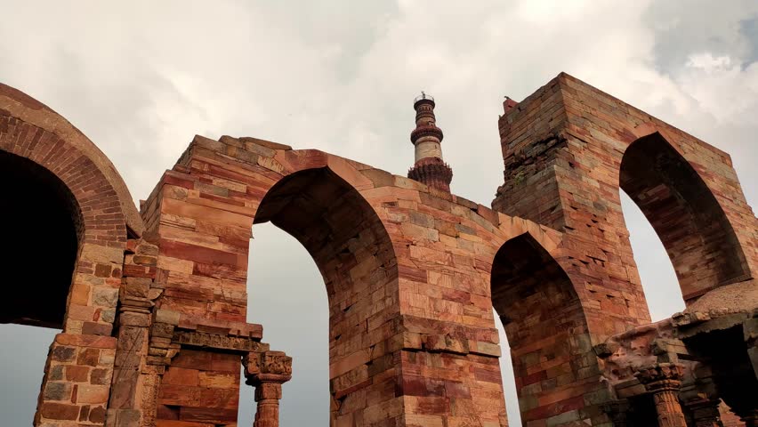 Qutub Minar | Qutub MinarUNESCO World Heritage Site, Delhi, India | Famous Heritage Monument of Delhi