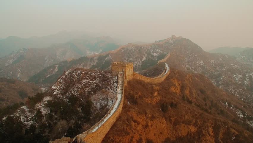 This video presents the magnificent Great Wall of China winding across China’s great rivers and mountains, showcasing the spectacular and grand beauty of this world-famous cultural heritage and national landmark. It captures the ancient great wall standing on green mountain peaks, blending the grandeur of ancient architecture with the stunning scenery of China’s vast and magnificent natural landscape, ideal for China tourism promotions and cultural heritage content.