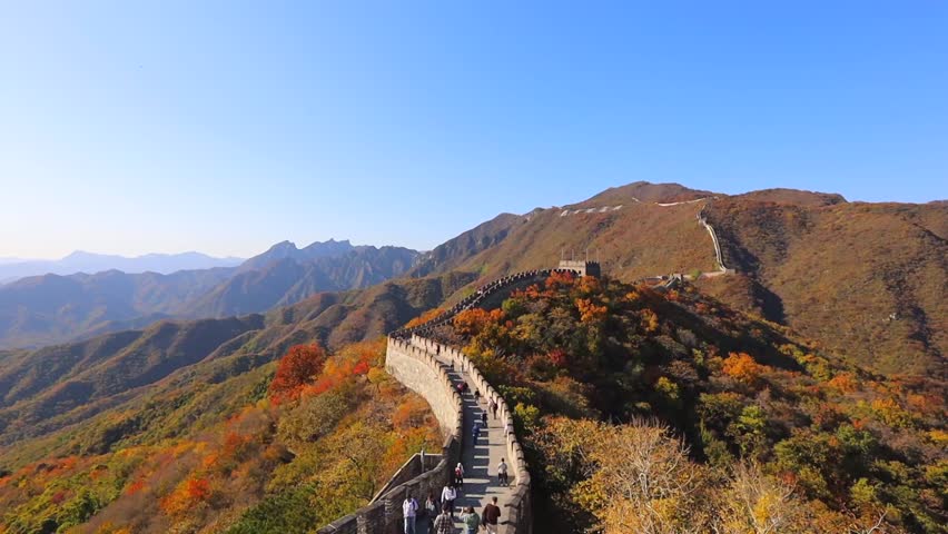 This video presents the magnificent Great Wall of China winding across China’s great rivers and mountains, showcasing the spectacular and grand beauty of this world-famous cultural heritage and national landmark. It captures the ancient great wall standing on green mountain peaks, blending the grandeur of ancient architecture with the stunning scenery of China’s vast and magnificent natural landscape, ideal for China tourism promotions and cultural heritage content.
