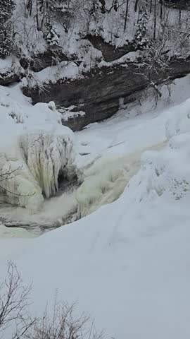 Beautiful Kabir Kuba falls in Wendake