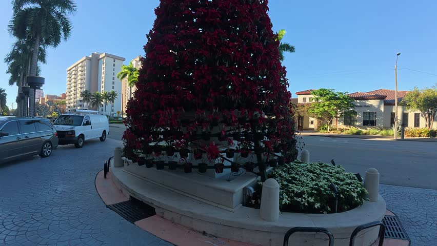 Creative Christmas tree made of stacked flower pots

