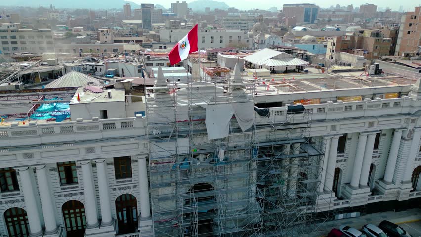 Drone video of the Congress of the Republic of Peru during renovation works in Lima.