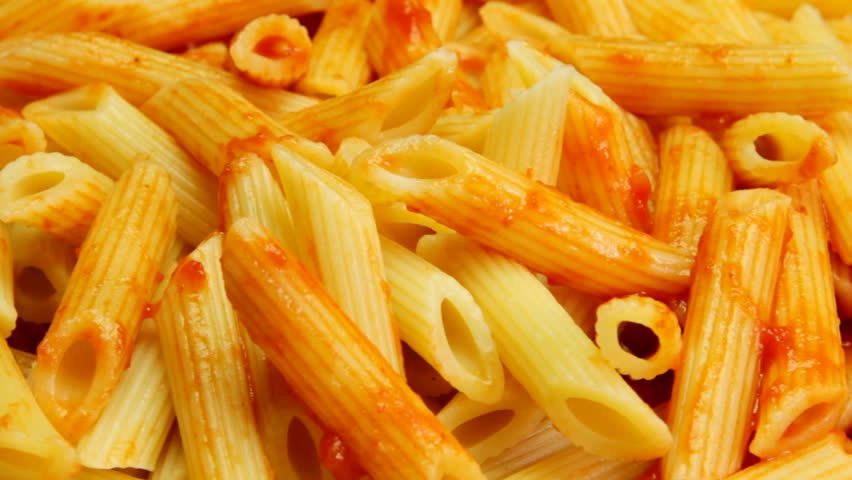 penne pasta and tomato sauce