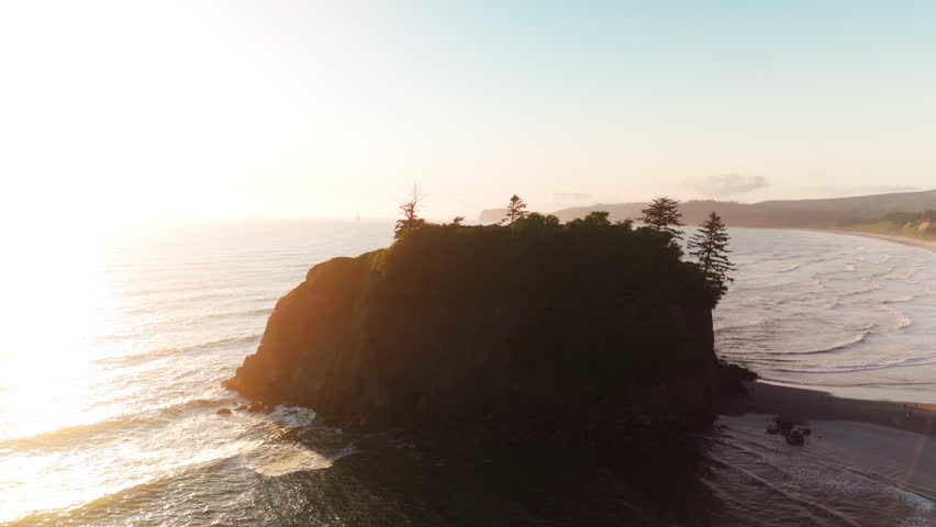 Stunning Golden Hour At Washingtons Coastline