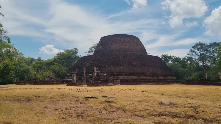 Pabalu Vehera Stupa in Polonnaruwa, Sri Lanka, a significant archaeological and religious monument reflecting ancient Buddhist heritage and sacred architecture