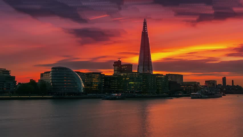 Time-lapse of London at night, capturing city lights, bustling streets, and iconic landmarks, perfect for urban, travel, and cityscape projects.