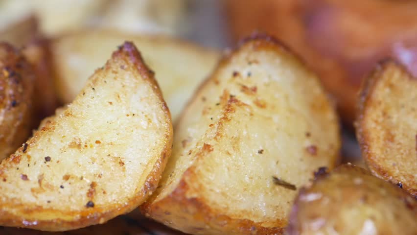 Crispy potato wedges cooked to perfection
