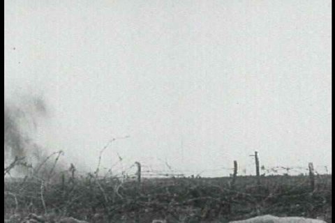 1910s - British troops fire cannons on the battlefield in World War One, 1917. Stock Video