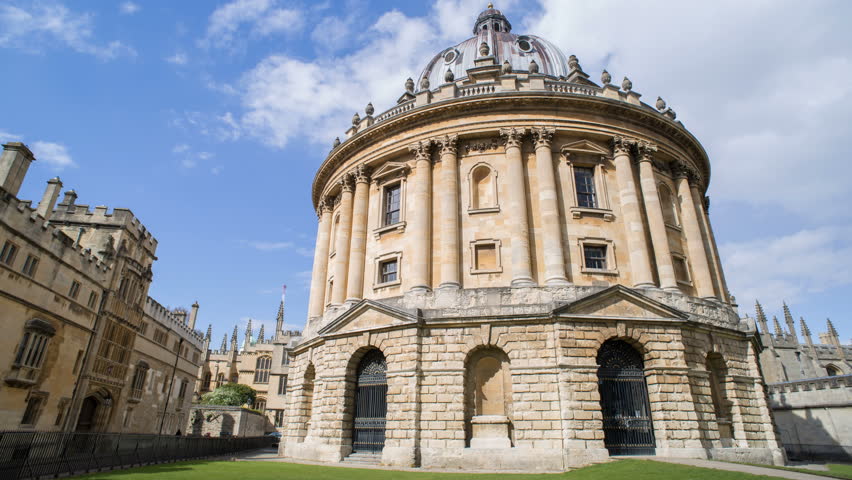 Radcliffe Camera Library Oxford University timelapse on a sunny day 