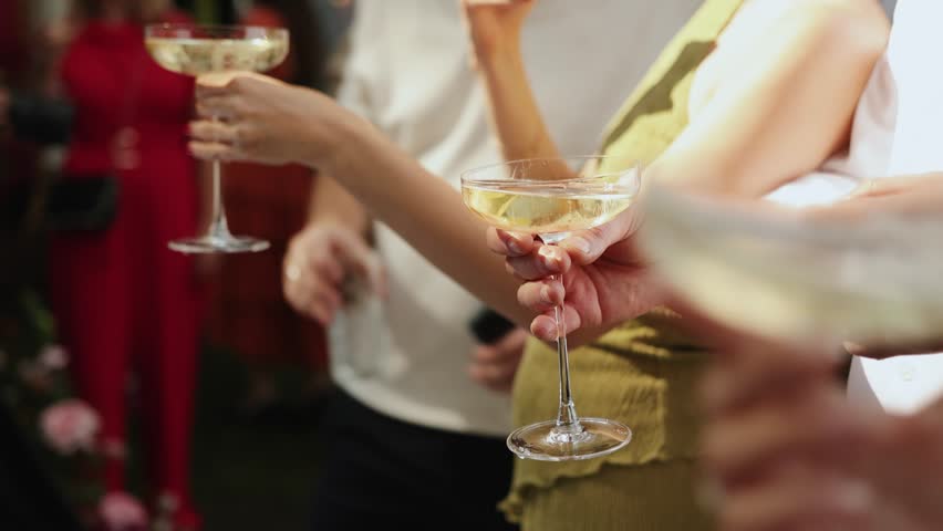 Vague Automobile In Movement Featuring Intimate Moments And Vibrant Reception Environment With Warm Glow