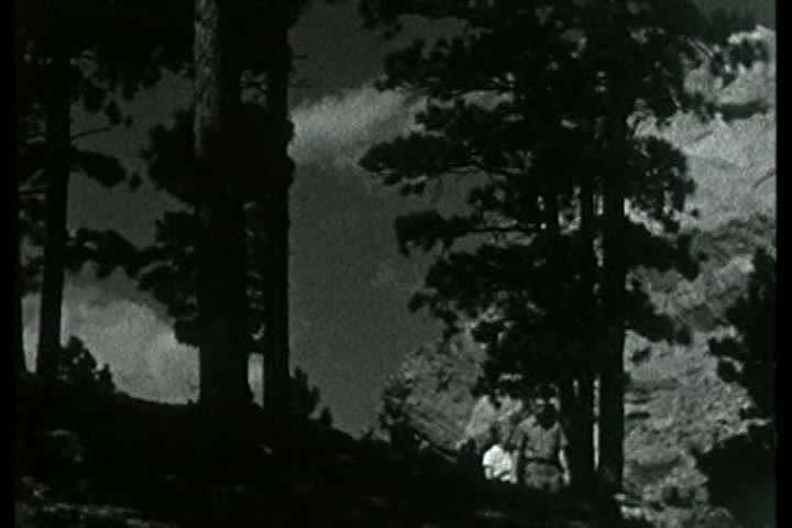 1930s - Home movies of people visiting South Dakota.