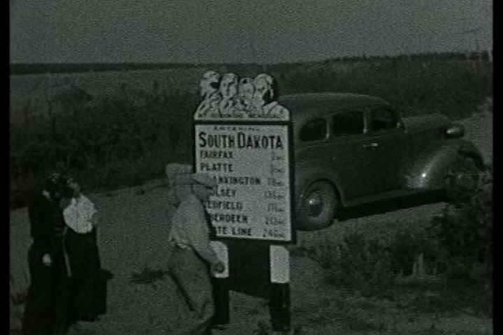 1930s - Home movies of people visiting the Badlands of South Dakota.