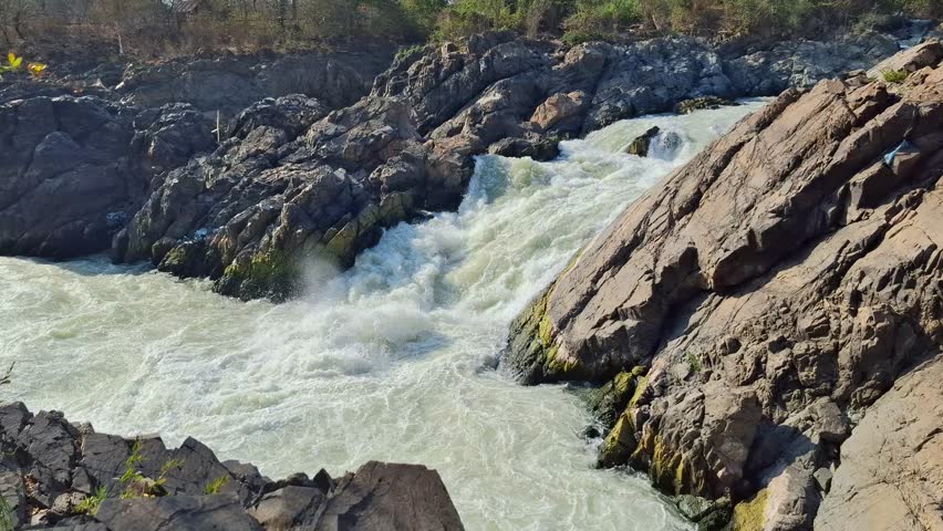 Li Phi (also known as Tad Somphamit) is a massive, rocky waterfall located on Don Khon island within the Si Phan Don (4,000 Islands) archipelago in southern Laos. It is famous for its powerful.