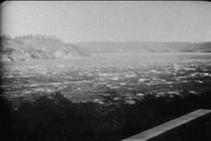 1940s - November 7, 1940 Tacoma Narrows bridge collapse.