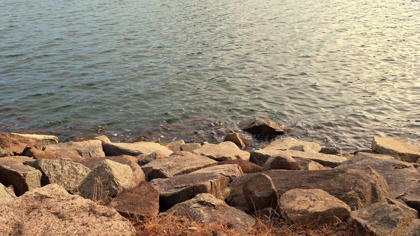  stones on the beach,calm and relaxtation video