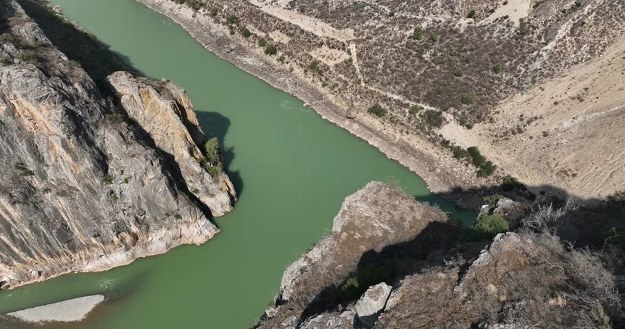 Aerial footage of beautifu river and mountain landscape in tibet, China