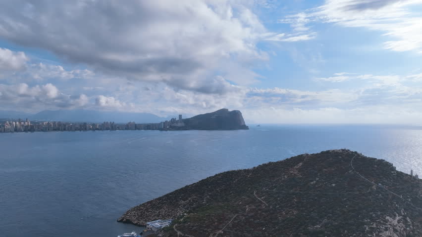Flight reverses close above Benidorm