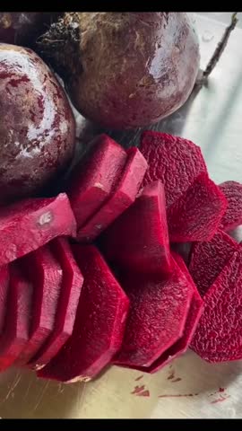 Beta vulgaris, red, beet, antioxidant, beneficial, edible, medicinal,