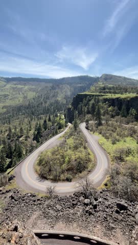 Beautiful River View from Rowena Crest Viewpoint, Oregon