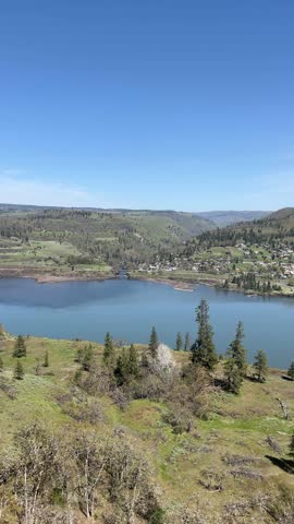 Beautiful River View from Rowena Crest Viewpoint, Oregon