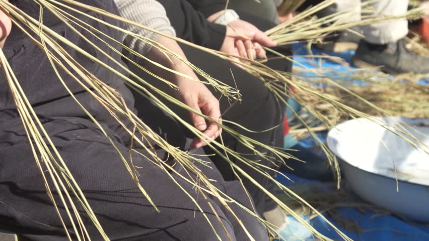 Image of the Japanese Shimenawa making experience