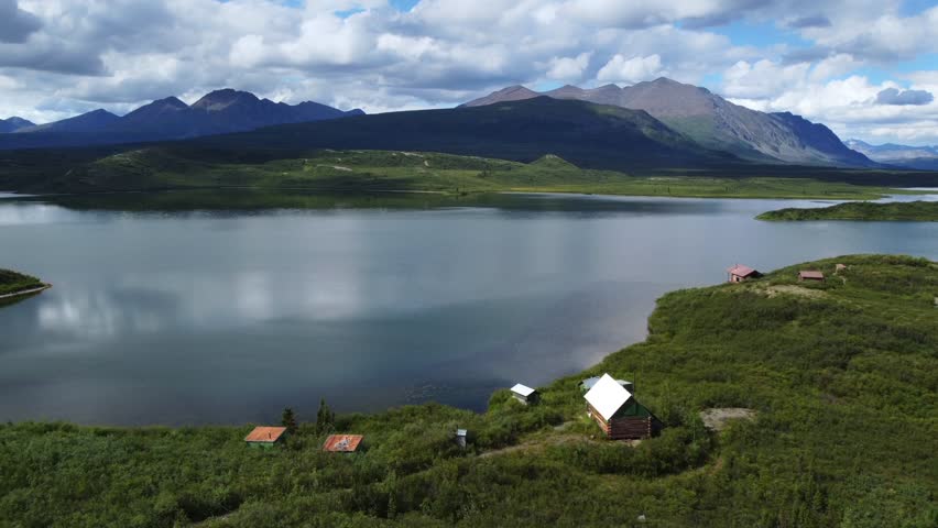 Stunning lake and mountain landscape in Denali National park in Alaska