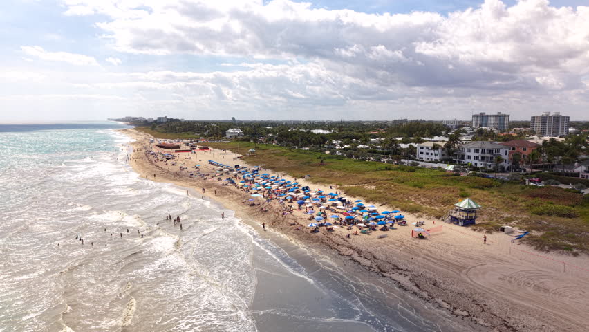 Video of tourists on Delray Beach Florida 2026