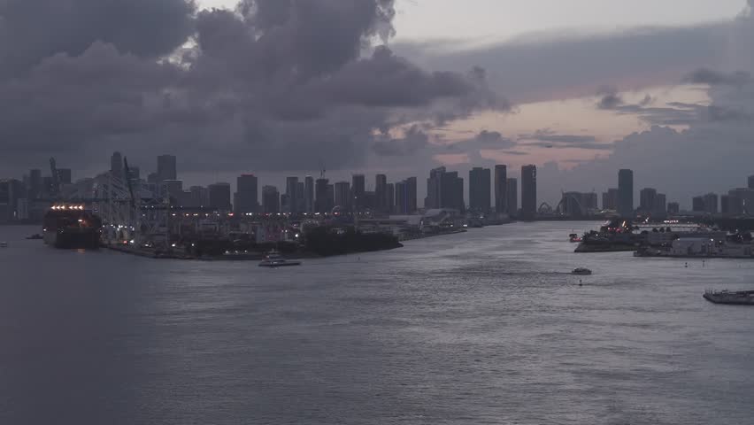 Sunset in South Beach - Miami Beach - Miami Port - D-LOG M
