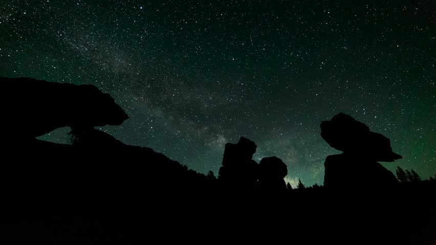Timelapse of Oregon Hoodoos and Milky Way