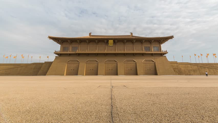 Time-lapse of Danfeng Gate at Daming Palace in Xi