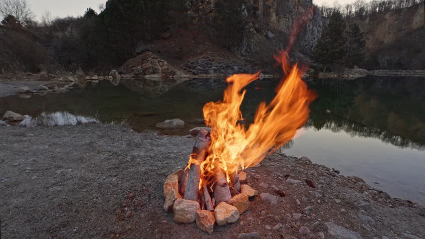 Crackling Campfire by the Lake , Authentic Sound