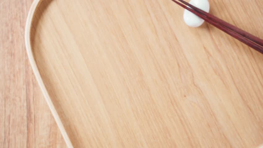 Hamaguri clam clear soup with nanohana