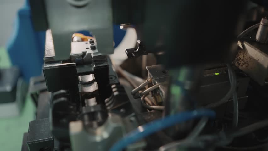 Cable connector crimping manufacturing process in industrial setting