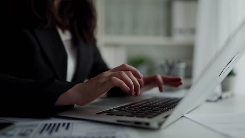 AI Assistant Brain Processor with LLM Technology, Big Data, Machine Learning, Generative AI for Business Support, Future Agentic AI Technology and Artificial Intelligence Prompt Engineering. Muxer