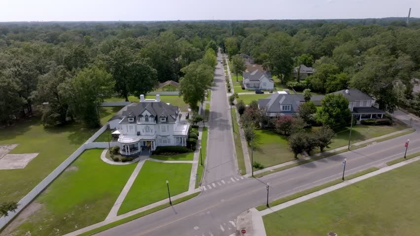 Large historic home in Hattiesburg, Mississippi with drone video moving in.