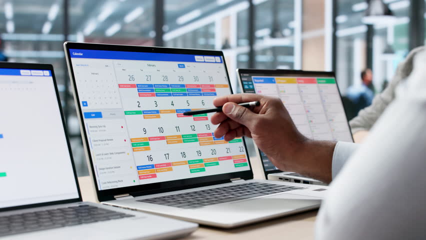 Using Computer For Project Management And Task Organization In Business