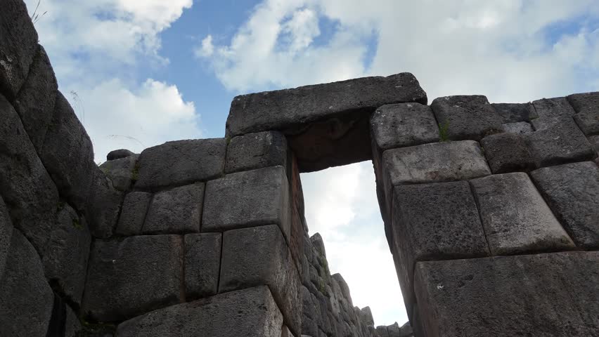 Sacsayhuaman stone walls Inca architecture