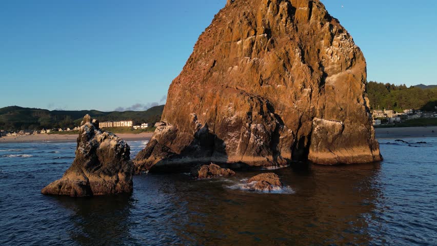 Cannon Beach and Haystack Rock in Oregon 6