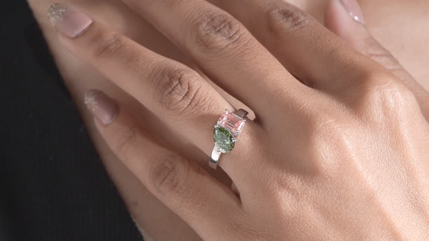 Diamond engagement ring video with beautyful model hand 