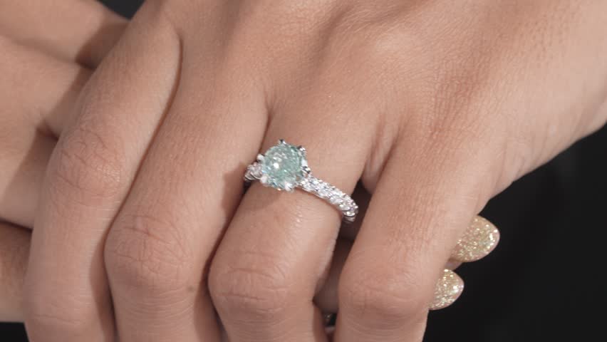 Diamond engagement ring video with beautyful model hand 