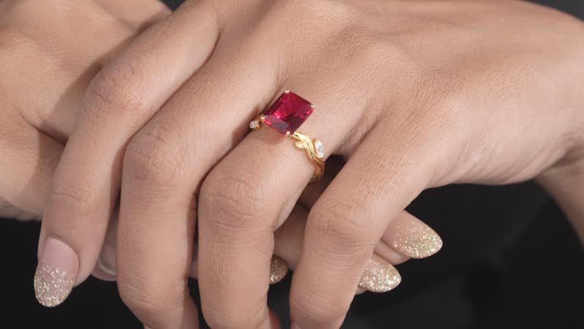 Diamond engagement ring video with beautyful model hand 