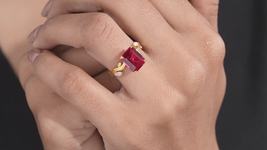 Diamond engagement ring video with beautyful model hand 