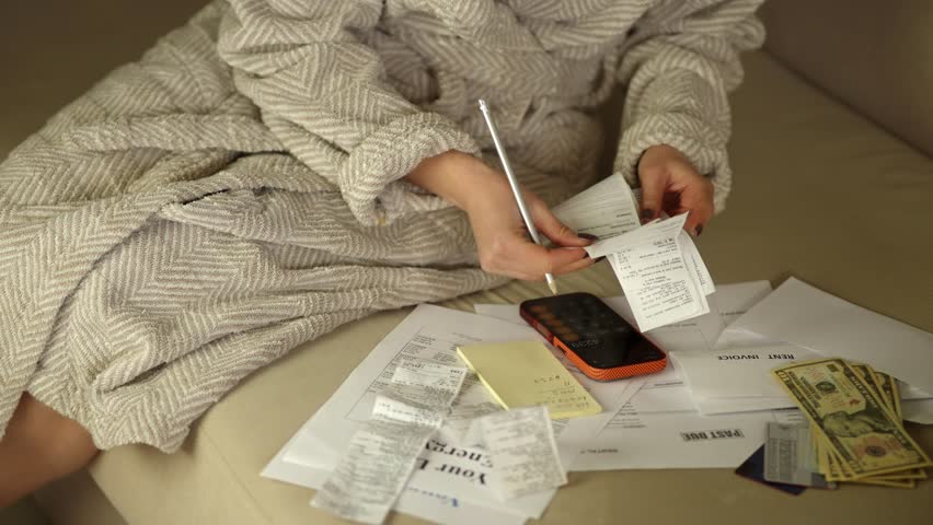Personal Expenses. Incomes Calculations Managing Finance. Calculating Bills, Taxes And Expenses. Counting Mortgage Rate. Family Financial Economy. Monthly Household Budget. Planning Budget Papers Pay